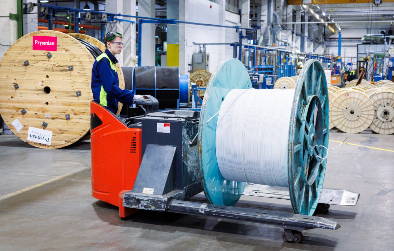 Prysmiani Keila tehas toodab taaskasutatud plastist kaablikatteid