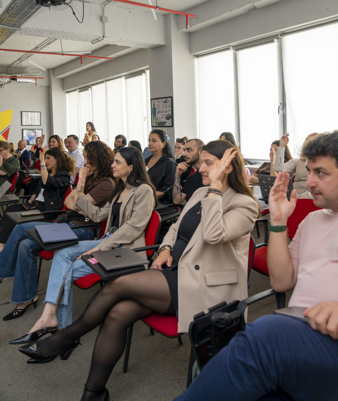 On June 3, 2025, a significant milestone was reached for Georgian small and medium-sized enterprises (SMEs) as Visionest Institute inaugurated a dynamic three-day training program titled “Digital Sales and Online Marketplaces.” Hosted at the University of Georgia and led by EU digital export specialist Martina Vazzoler, this initiative marks Visionest’s impactful one-year anniversary since entering the Georgian market.